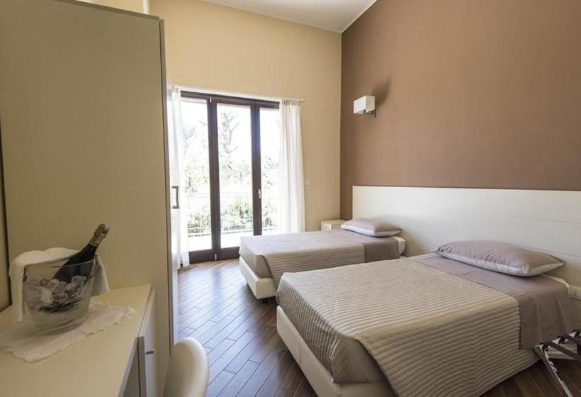 بنسيون Golden House