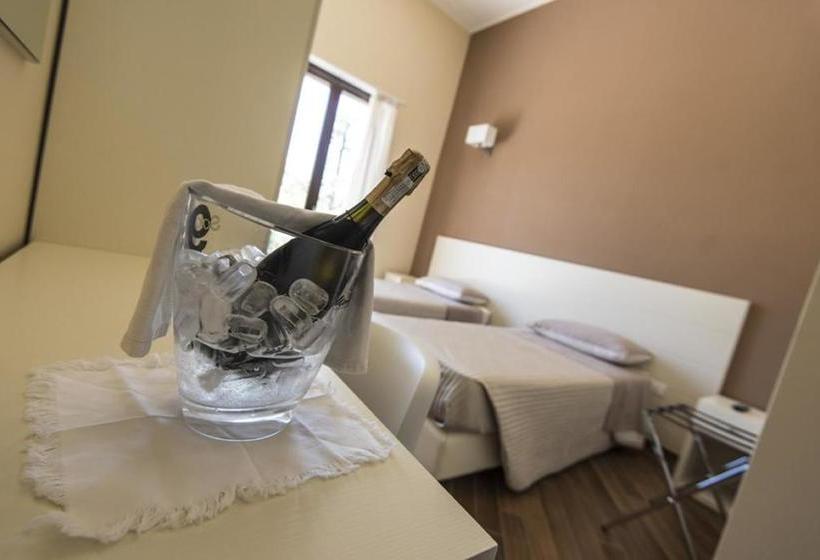 بنسيون Golden House