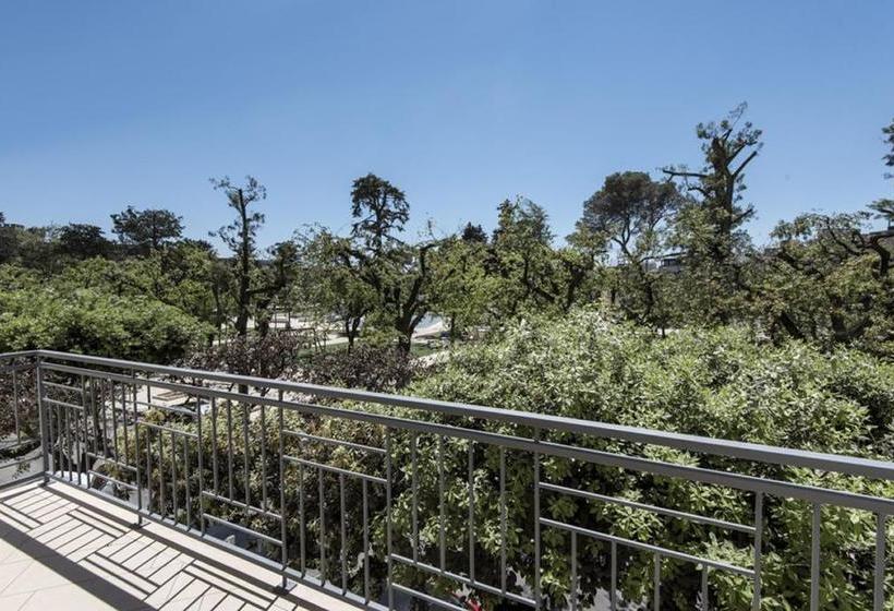 بنسيون Golden House