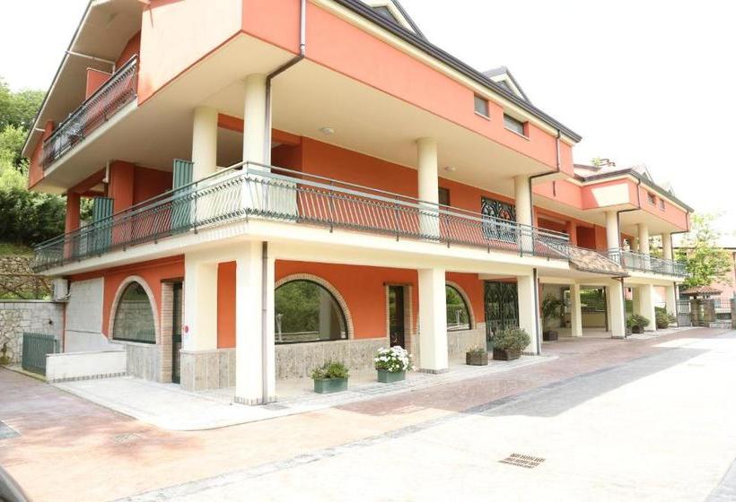 פנסיון Pietrabianca Country House