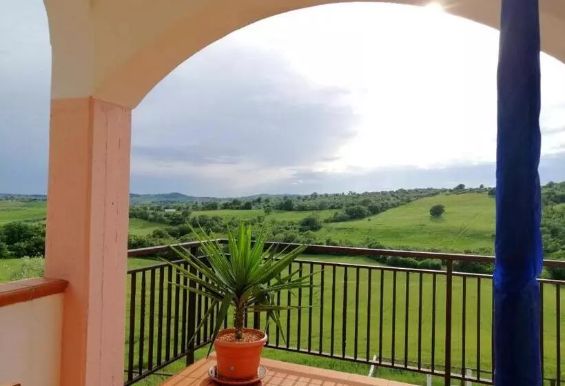 ホテル Agriturismo Podere Verdicchio