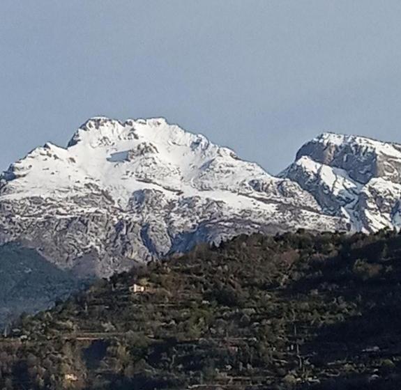 فندق Agriturismo Terre Del Mistero