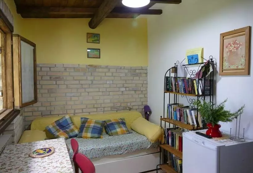 Hotelli Agriturismo Via Del Campo