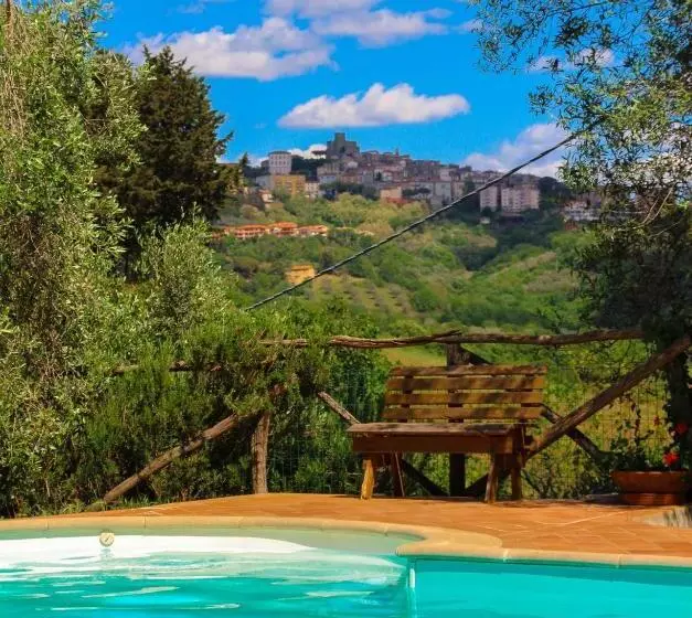 ホテル Agriturismomillefiori