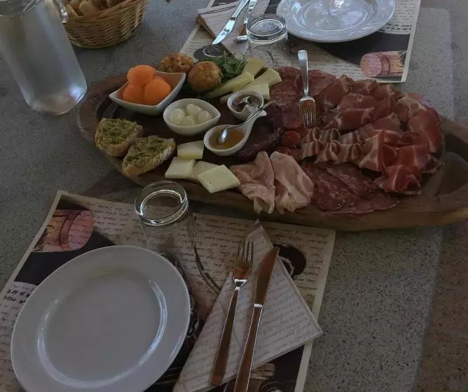 ホテル Agriturismomillefiori
