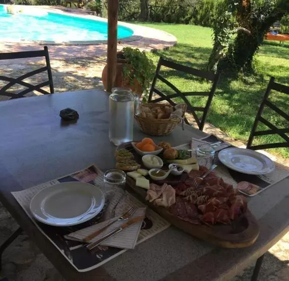 ホテル Agriturismomillefiori