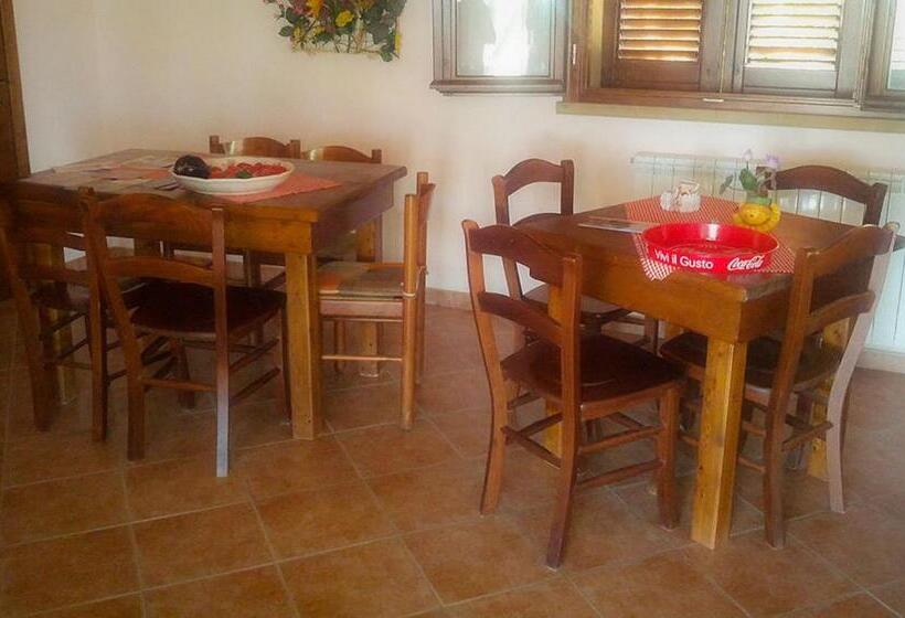 Отель Agriturismo Il Canterino