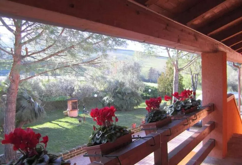 ホテル Agriturismo Casale Il Gallo Bianco