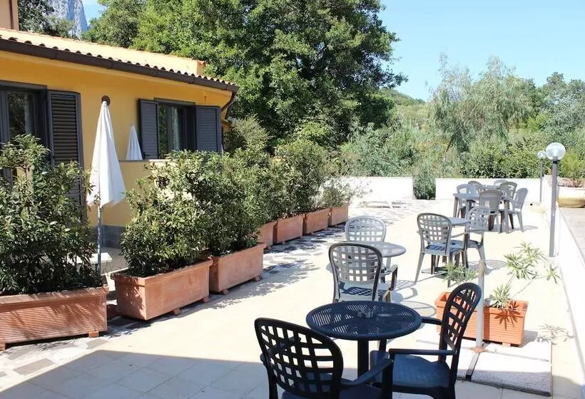 Hotelli Verdeblu Country