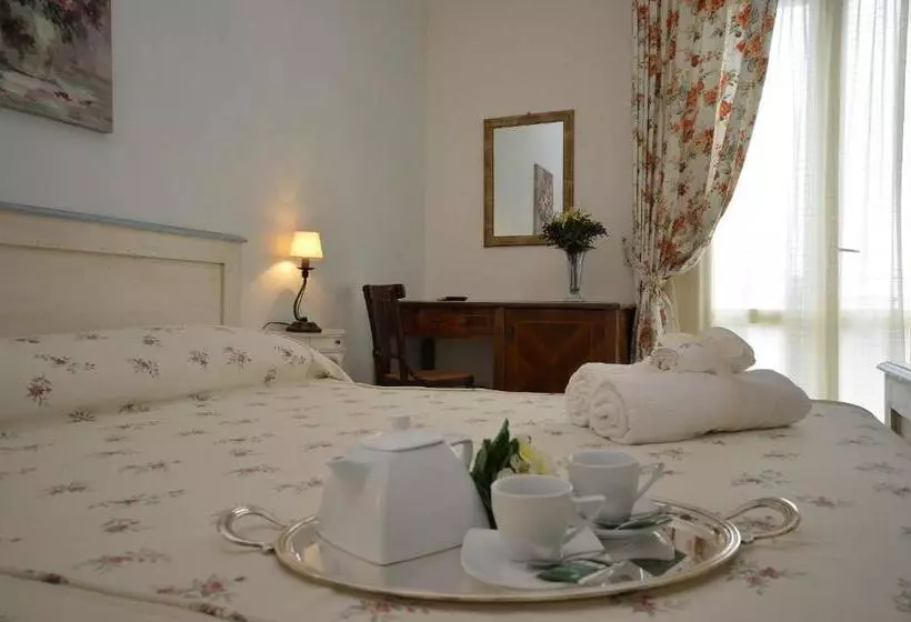 ペンション Catarin Comfort Rooms