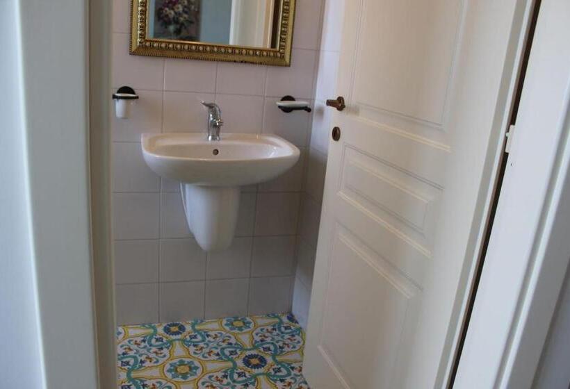 פנסיון Catarin Comfort Rooms