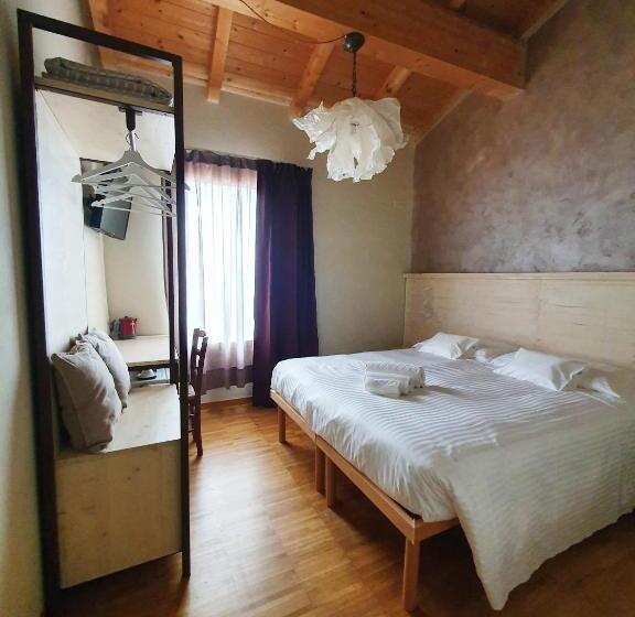 ペンション Osteria E Locanda Del Viaggiatore