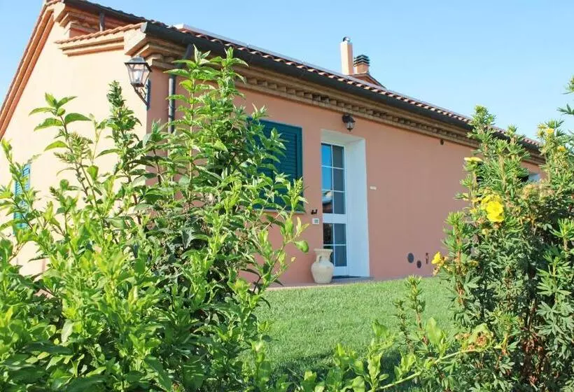 ホテル Agriturismo Ferruggini
