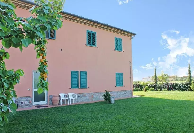 ホテル Agriturismo Ferruggini