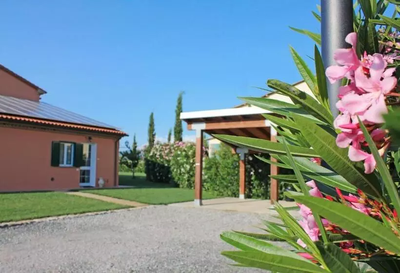 ホテル Agriturismo Ferruggini