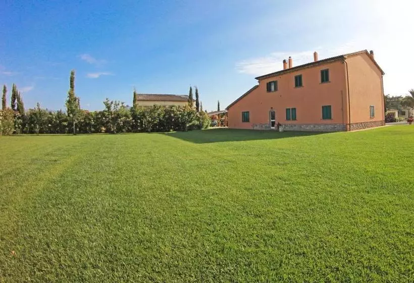 ホテル Agriturismo Ferruggini