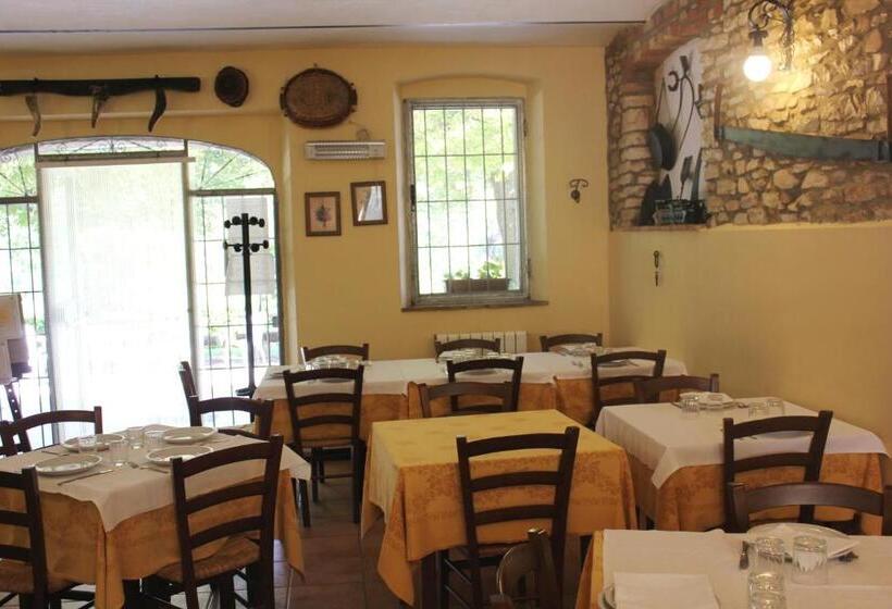 בית מלון כפרי Agriturismo Gli Ippocastani