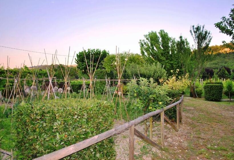 בית מלון כפרי Agriturismo Gli Ippocastani