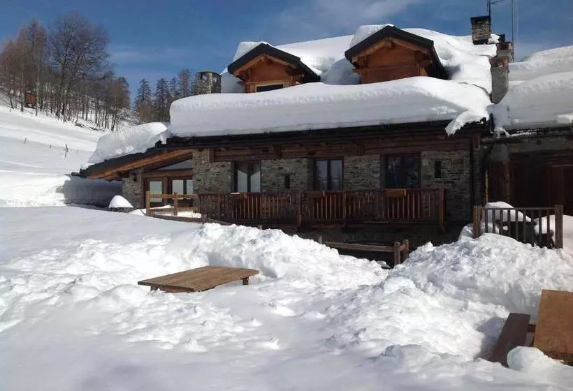 ホテル Agriturismo Il Fiocco