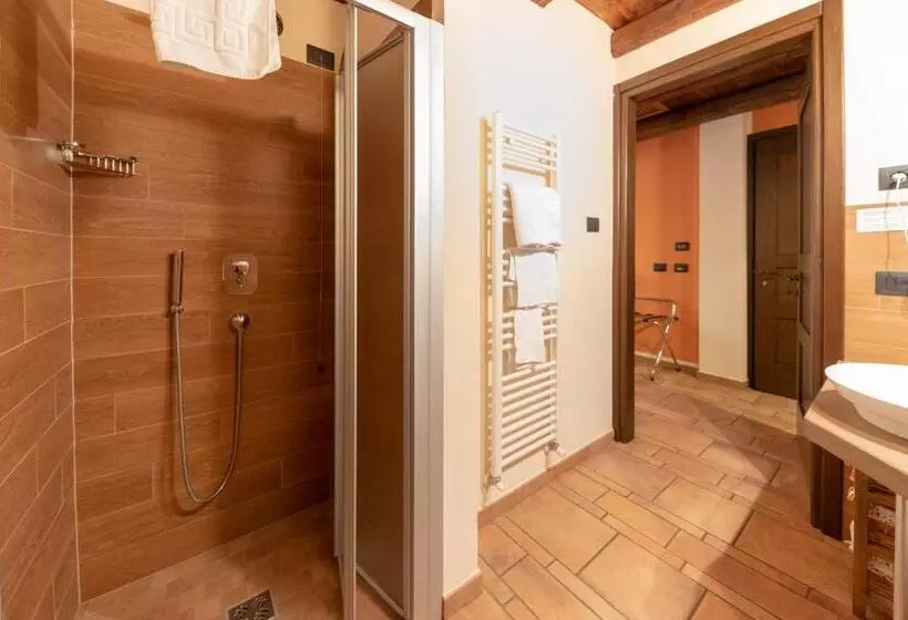 هتل Agriturismo La Dimora Del Contadino