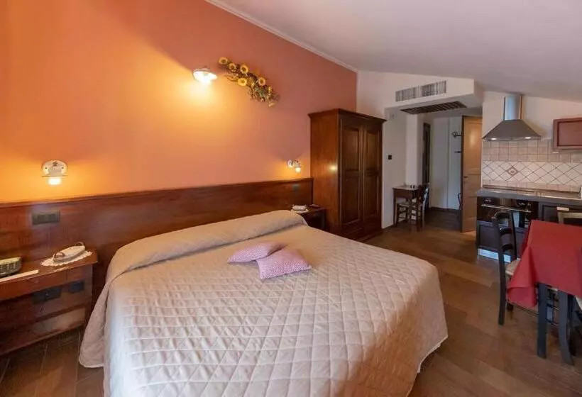 هتل Agriturismo La Dimora Del Contadino