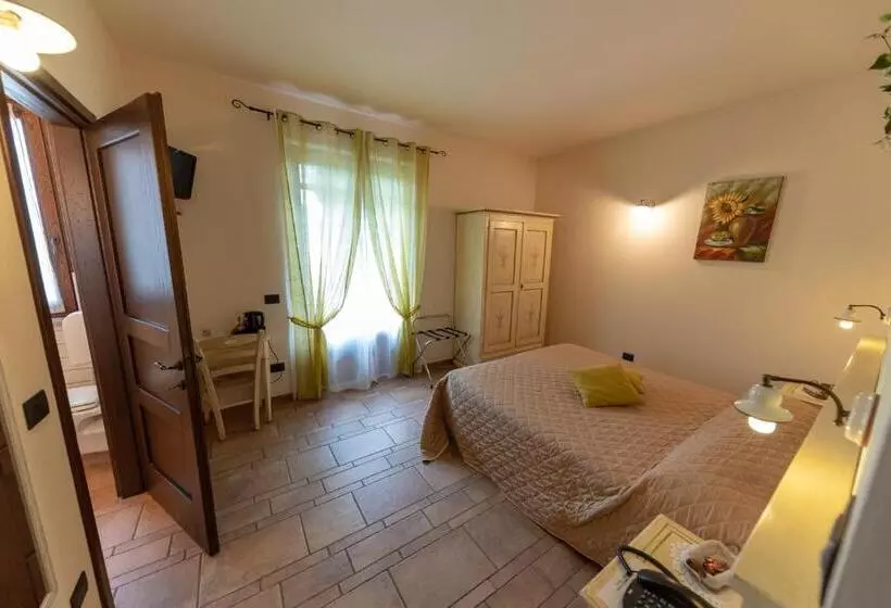 هتل Agriturismo La Dimora Del Contadino