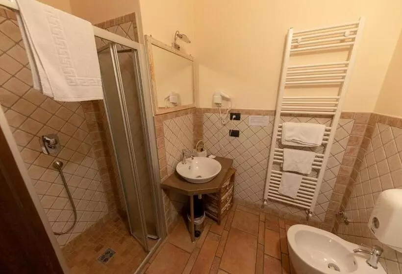 هتل Agriturismo La Dimora Del Contadino