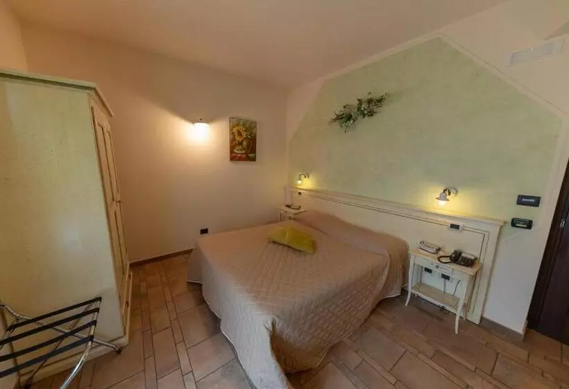هتل Agriturismo La Dimora Del Contadino