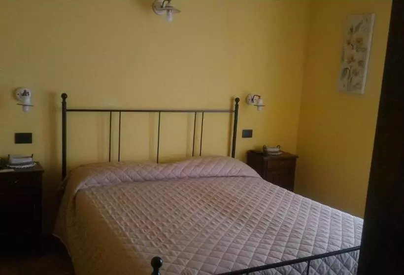 هتل Agriturismo La Dimora Del Contadino