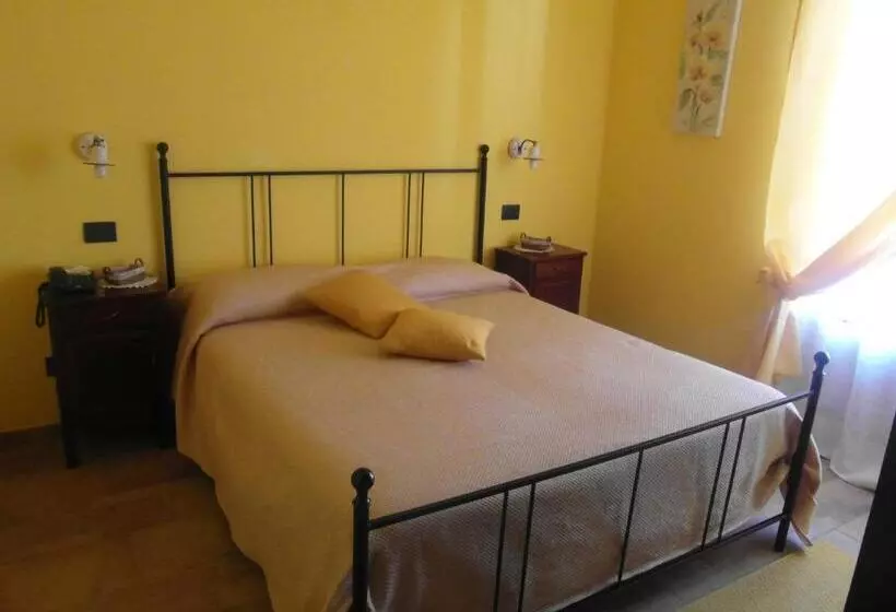 هتل Agriturismo La Dimora Del Contadino