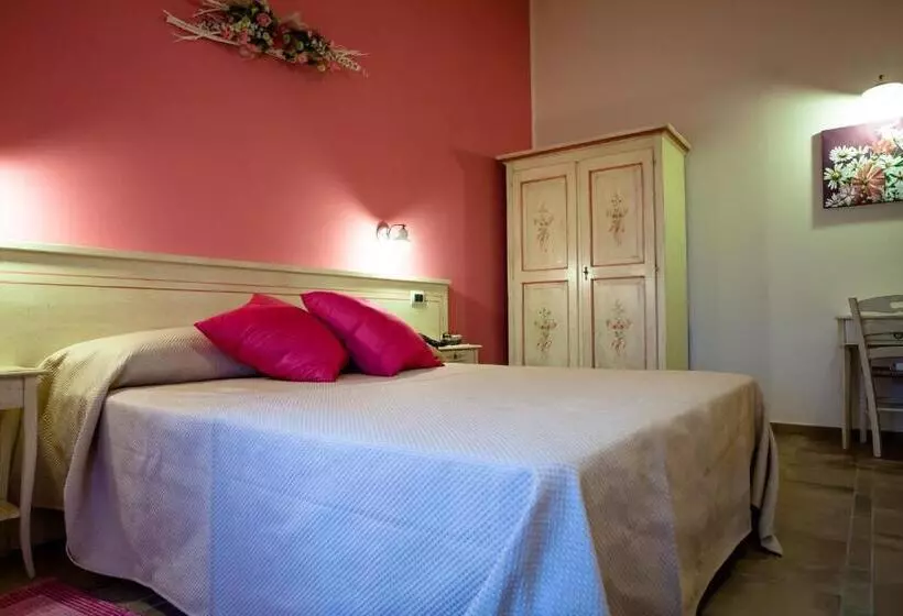 هتل Agriturismo La Dimora Del Contadino