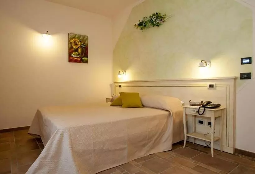 هتل Agriturismo La Dimora Del Contadino