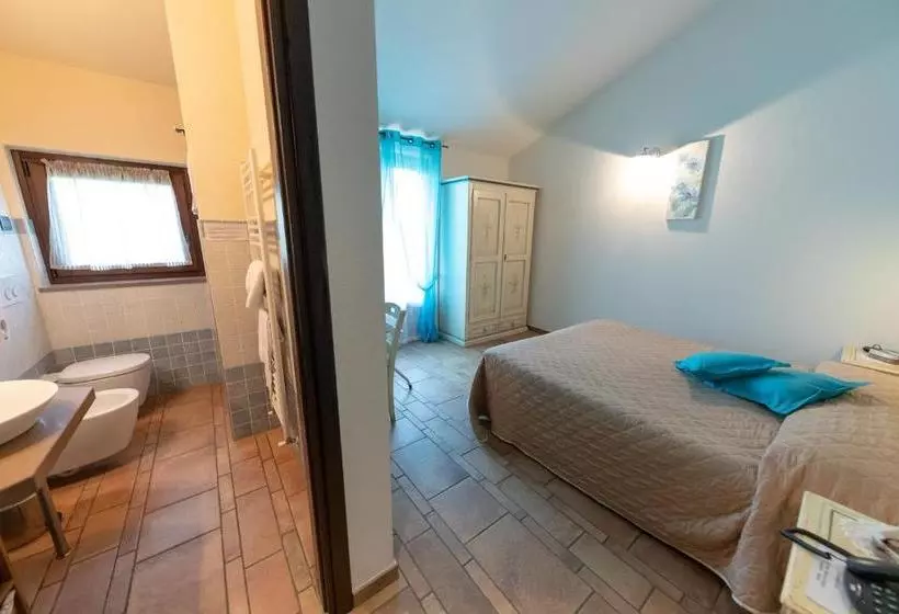 هتل Agriturismo La Dimora Del Contadino