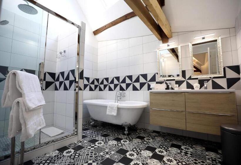 تختخواب و صبحانه Au Jeu De Paume