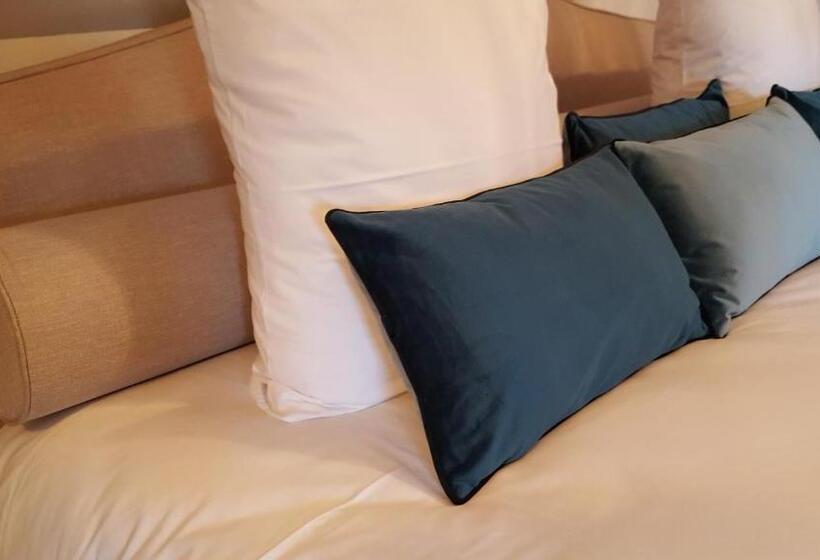 تختخواب و صبحانه Au Jeu De Paume