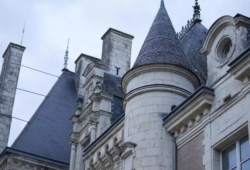 Chateau De Jalesnes