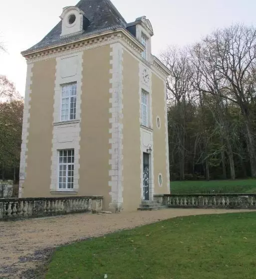 Chateau De Jalesnes