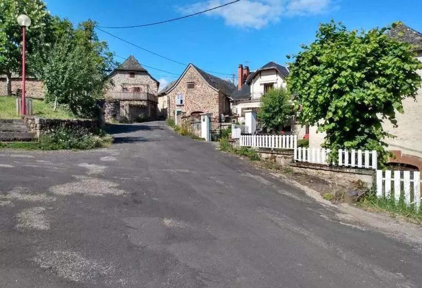 پانسیون Chambres D'hôtes La Fontaine