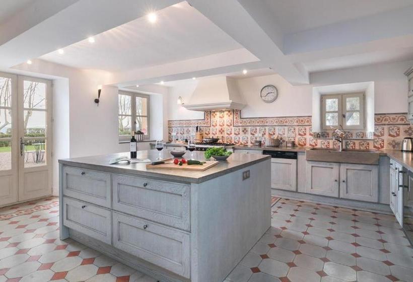 ペンション Château Des Demoiselles