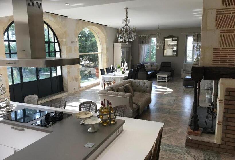 بنسيون L Orangerie De Camperos