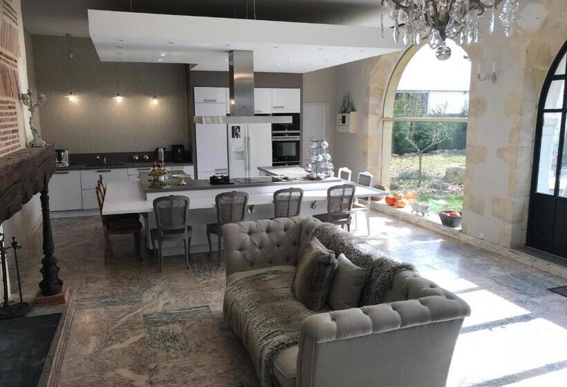 بنسيون L Orangerie De Camperos