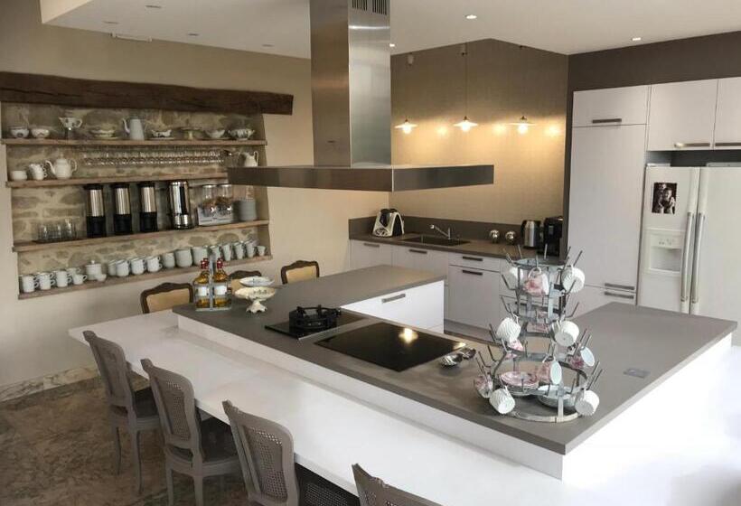 بنسيون L Orangerie De Camperos