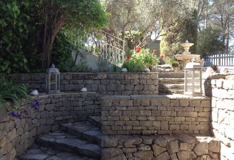 Пансион Le Patio Fleuri