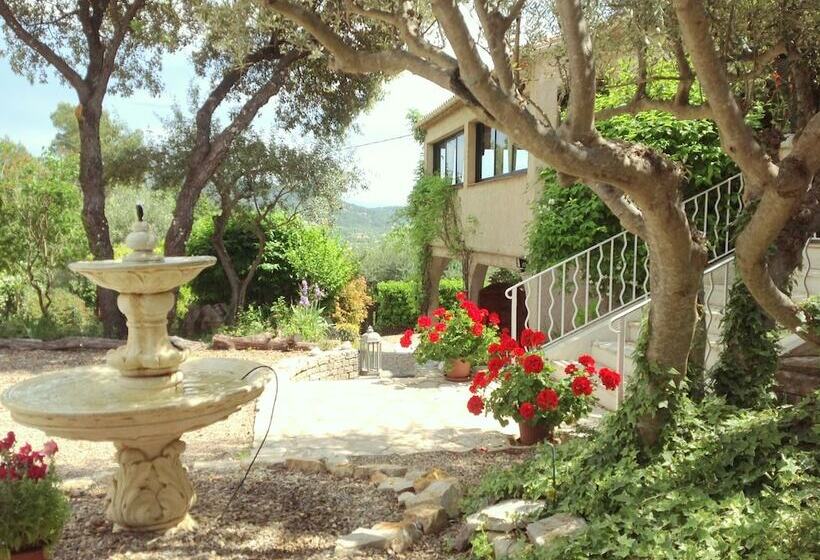 Пансион Le Patio Fleuri