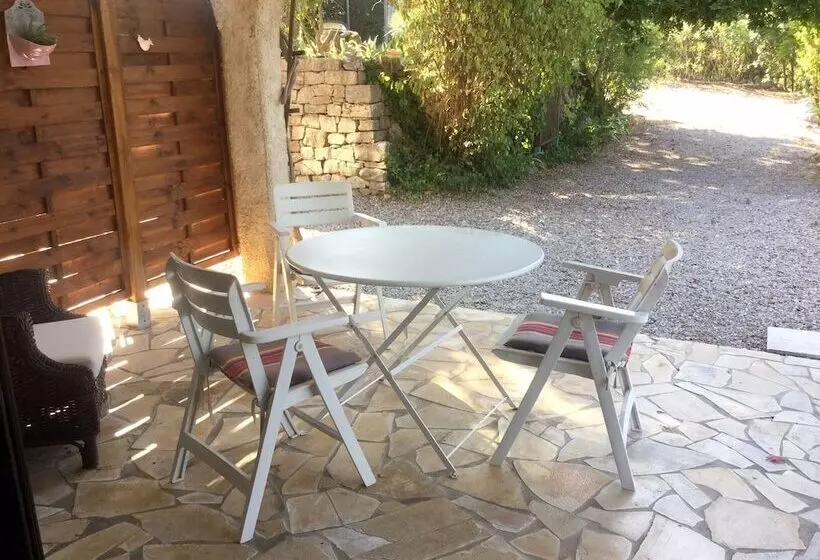 پانسیون Le Patio Fleuri