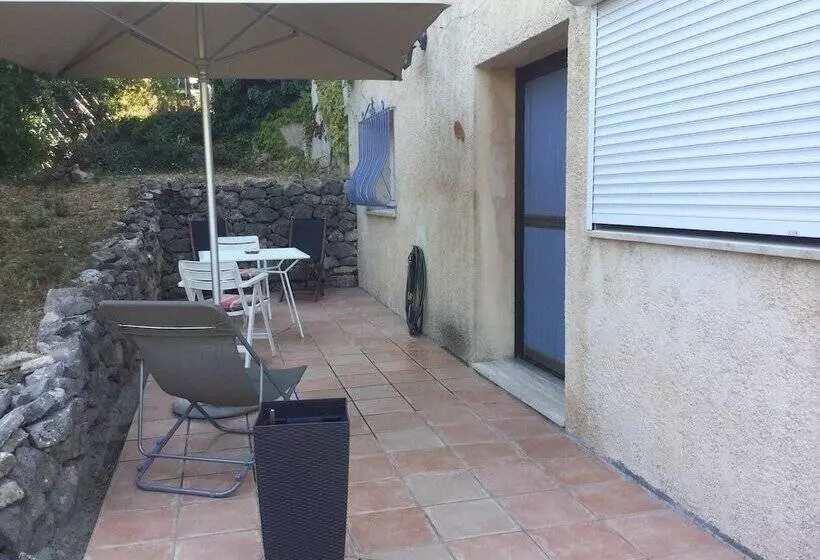 پانسیون Le Patio Fleuri
