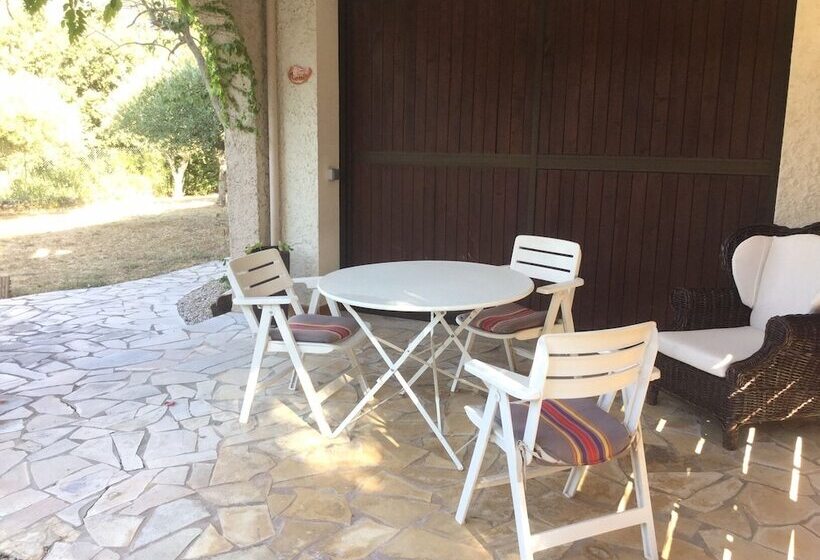 Пансион Le Patio Fleuri