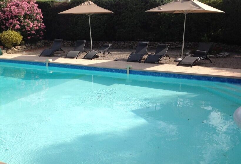 Пансион Le Patio Fleuri