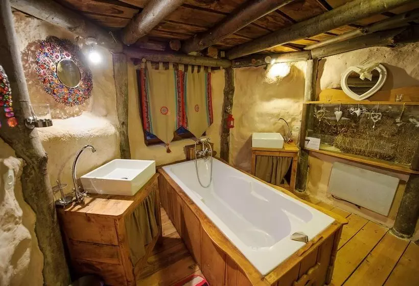 Aamiaismajoitus (B&B) Le Nid Dans Les Bruyeres