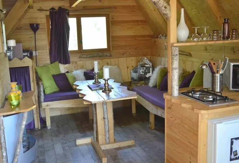 Aamiaismajoitus (B&B) Le Nid Dans Les Bruyeres